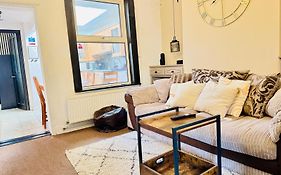 Lovely Dog Friendly, 3 Bed Home Sleeps 8, With Parking & Fenced Garden Work Contractor Leisure, Jasper
